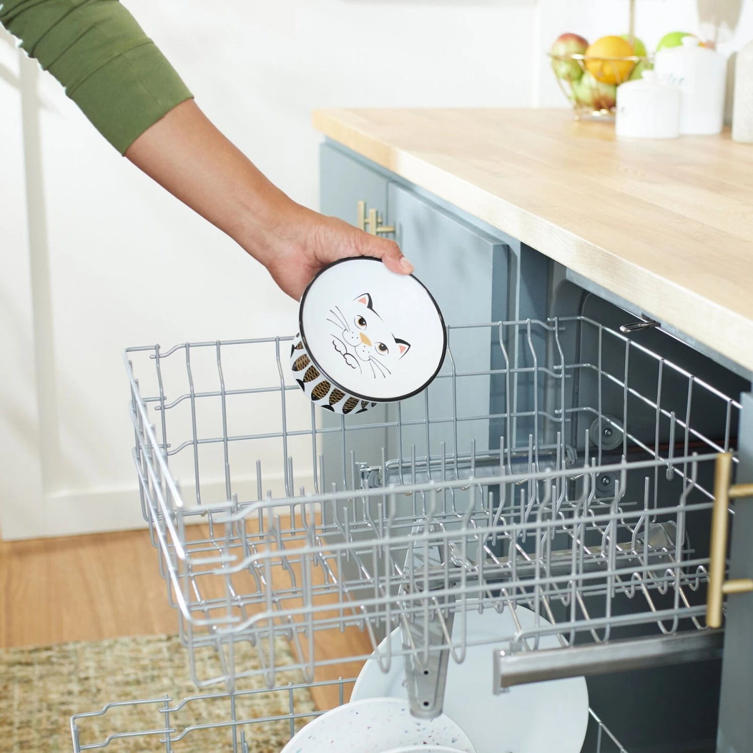 Frisco Cat Face Wide Shape Elevated Non-Skid Ceramic Cat Bowl 5 Frisco Cat Face Wide Shape Elevated Non-Skid Ceramic Cat Bowl - Image 5